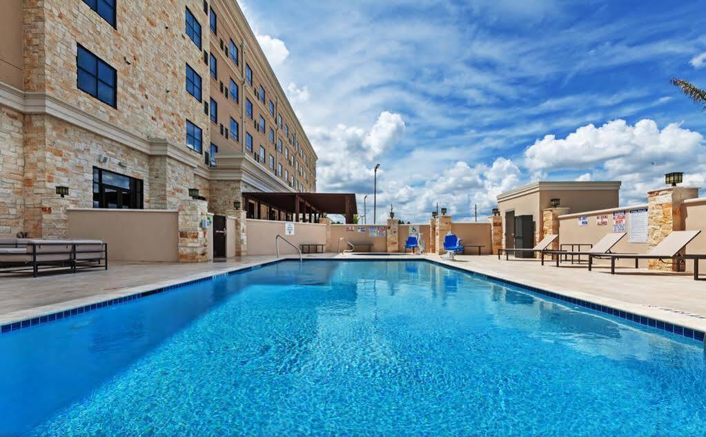 Holiday Inn Houston Ne-Bush Airport Area, An Ihg Hotel Humble Bagian luar foto